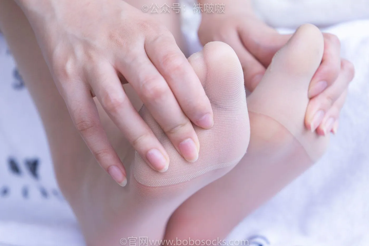 [BoBoSocks袜啵啵]NO.069 小甜豆-vans板鞋、白棉袜、肉丝 [135P]插图8